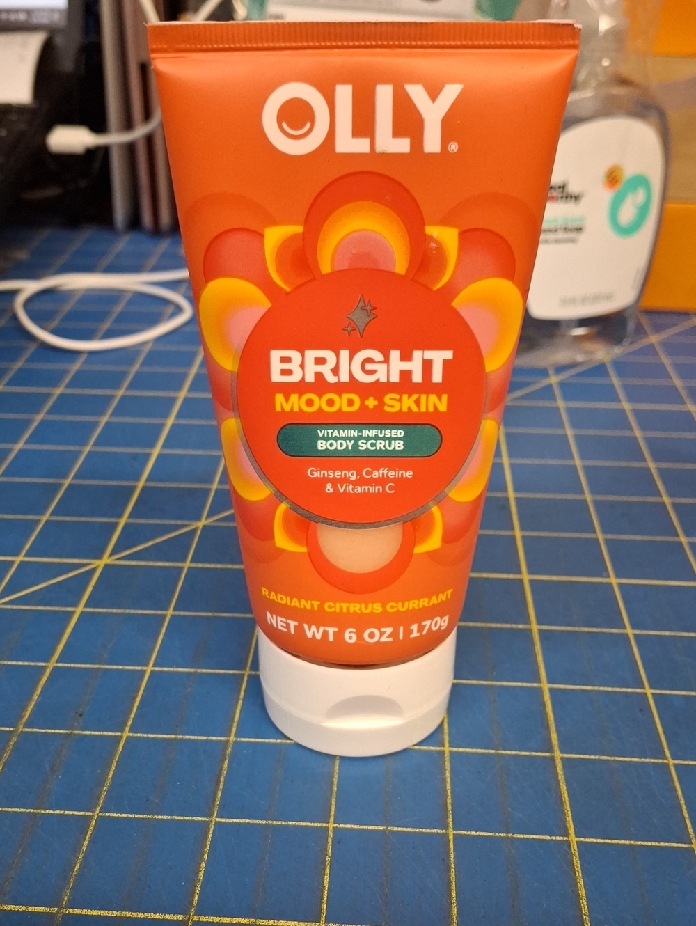 OLLY Bright Mood + Skin Vit Infused Body Scrub  Radiant Citrus Currant New 177g